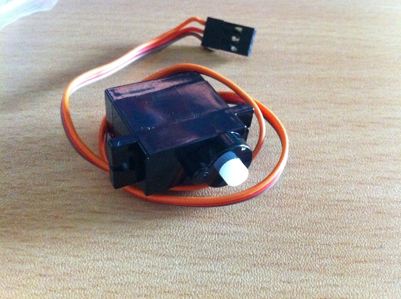 20120508-servo-2.jpg